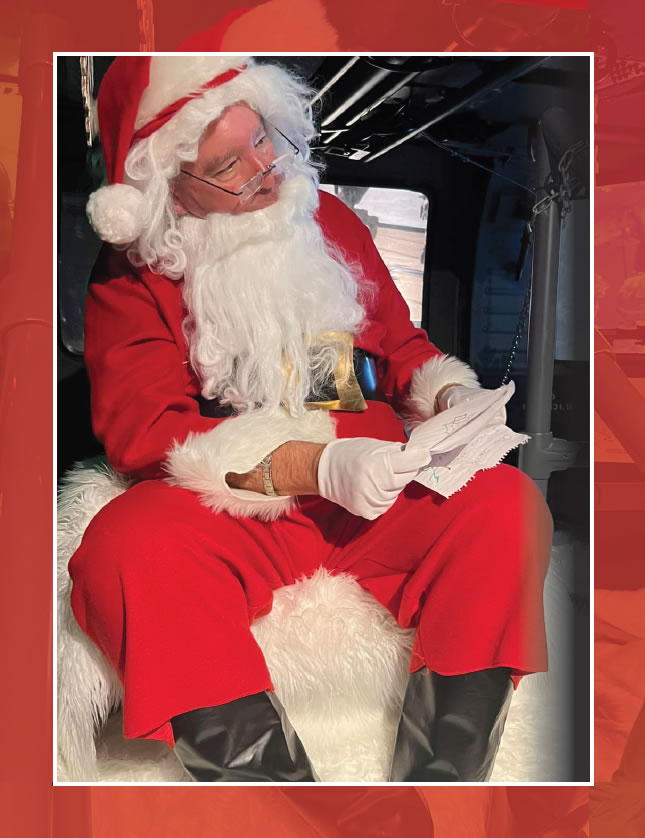 Photos With Santa at the Navy SEAL Museum